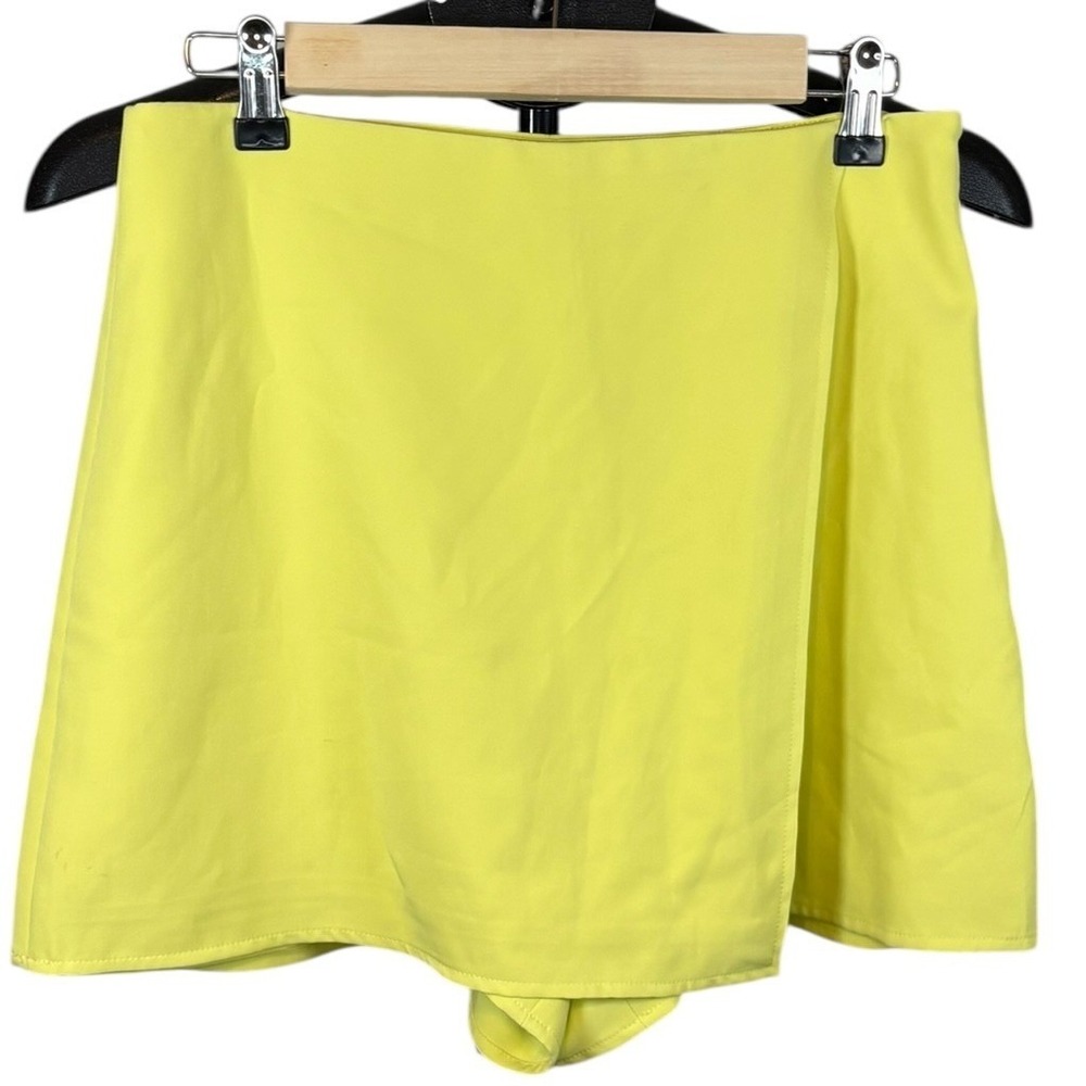 Express Editor‎ Skort Womens Small Neon Yellow Wrap Front Mini Shorts NEW